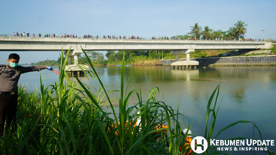 Mayat Pria Cepak Terapung di Sungai Lukulo, Korban Kejahatan?