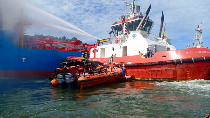 Kapal Pengangkut Terbakar, PT Pupuk Indonesia Pastikan Distribusi Pupuk ke Jateng Selatan Lancar