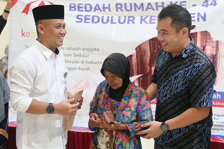 Ramadan Berkah, Sedulur Kebumen Bantu Rp 21 Juta untuk Bedah Rumah Mbah Tursiyah