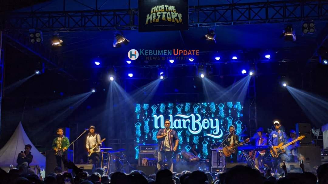 Ndarboy Genk Bawakan 12 Lagu di SMK TKM Pertambangan