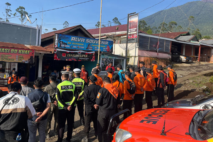 Seorang Pendaki Asal Semarang Tersesat di Gunung Slamet, Tim SAR Gabungan Lakukan Pencarian