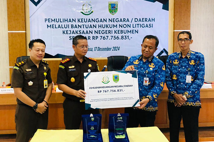 Kejari Kebumen Setorkan Rp767 Juta ke Pemkab, Hasil Penyelesaian Penyalahgunaan PBB